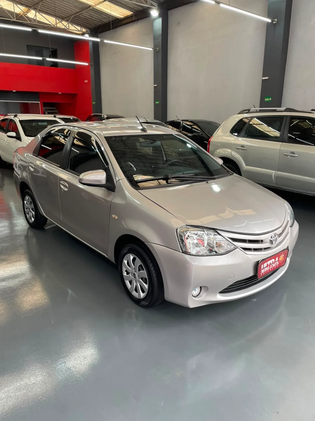 Toyota Etios 1.5 XS Sedan 16V Flex 4p automático